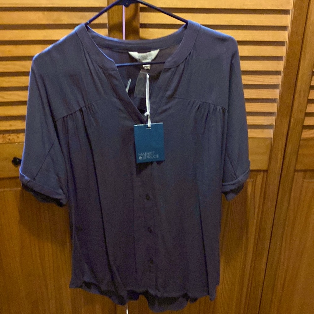 NWT / Market &Spruce button up short sleeve blouse .